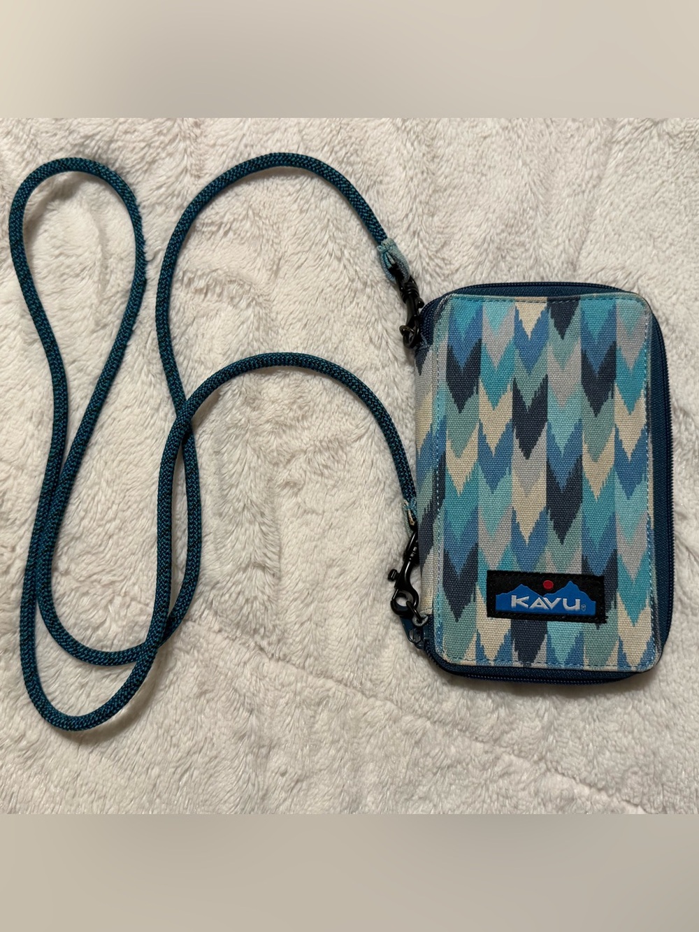 KAVU crossbody wallet with adjustable rope strap, retired